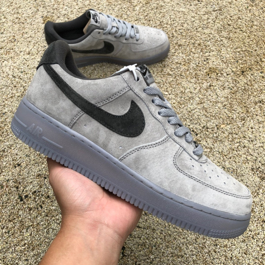 NIKE AIR FORCE LOW